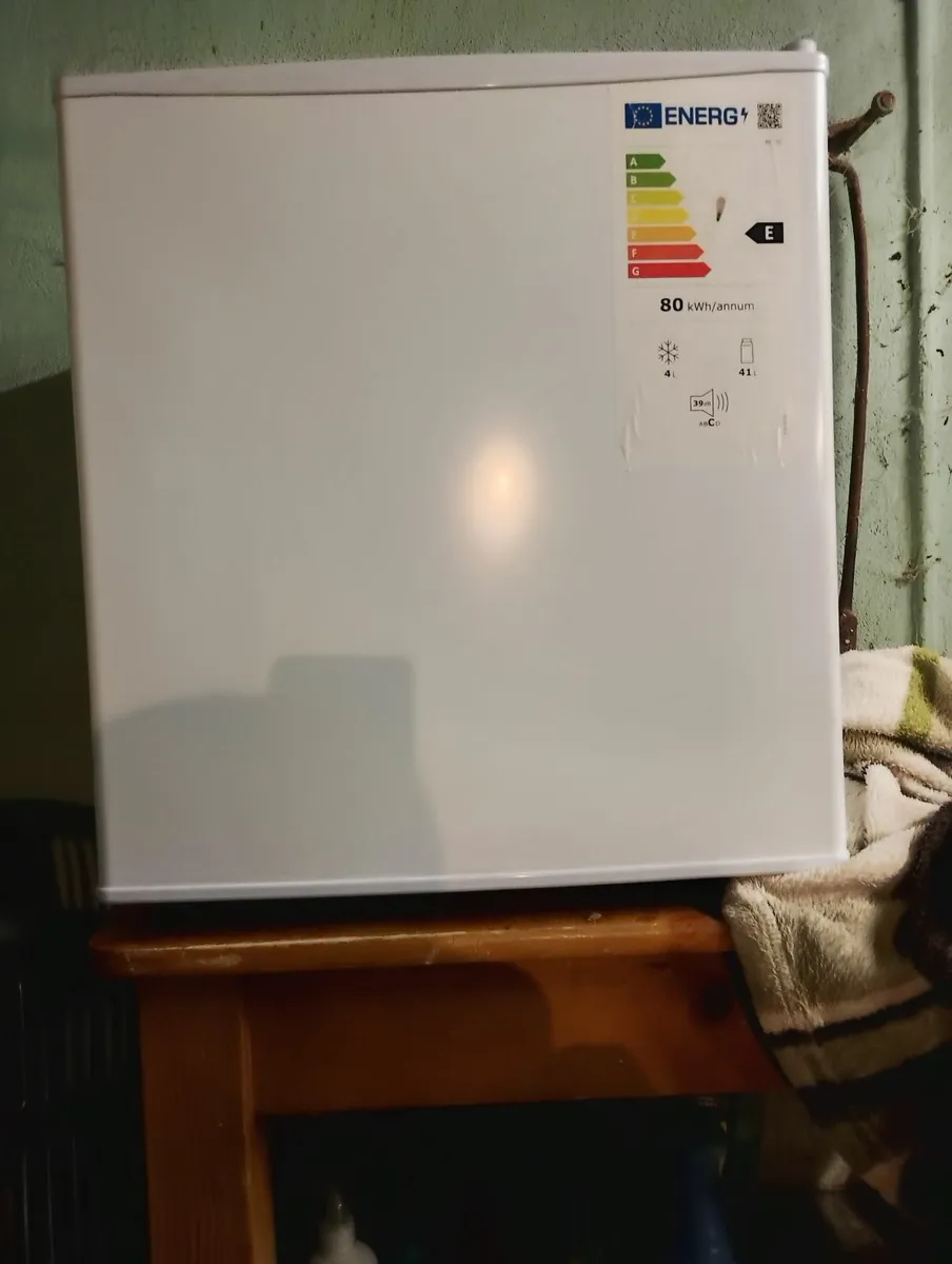 Mini fridge - Image 1