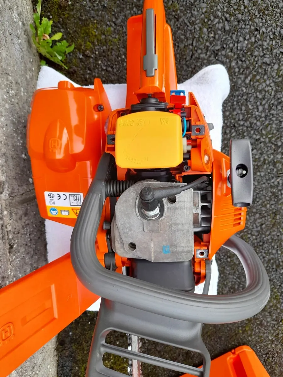 selling chainsaw - Image 1