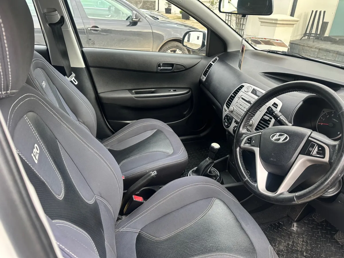 Hyundai i20 2010 - Image 3