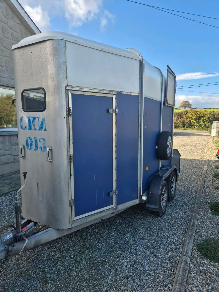 505 horsebox - Image 2