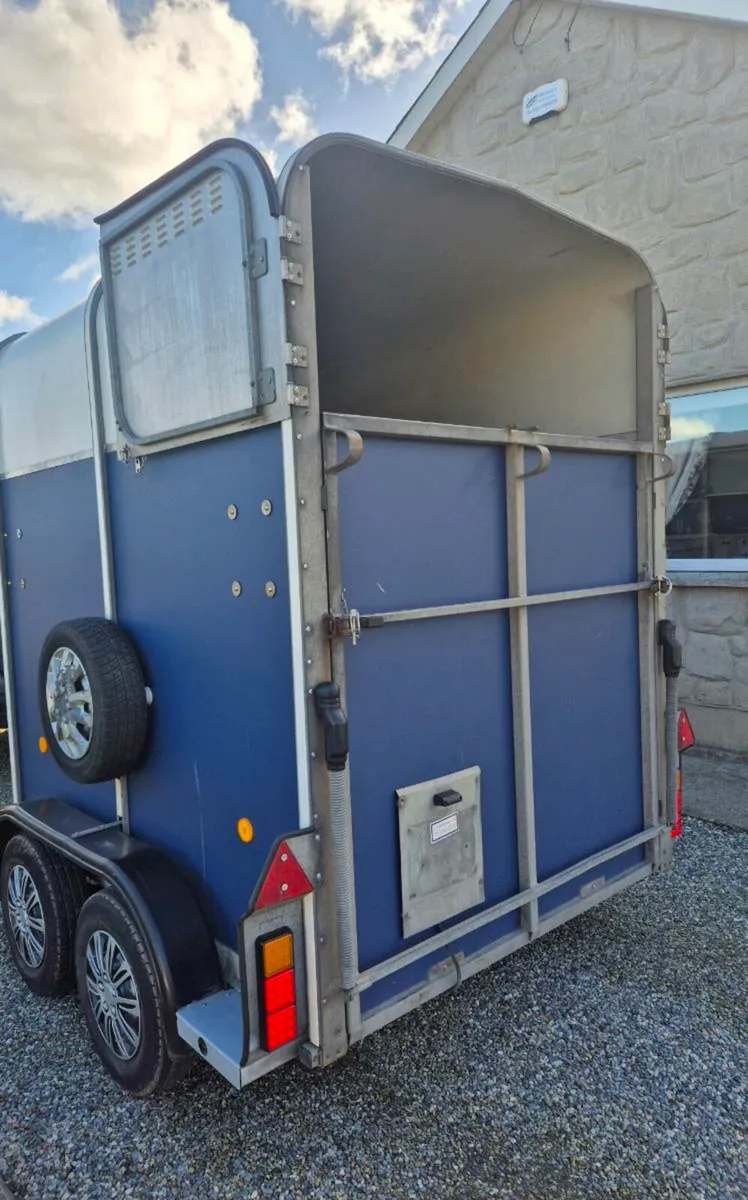 505 horsebox - Image 3