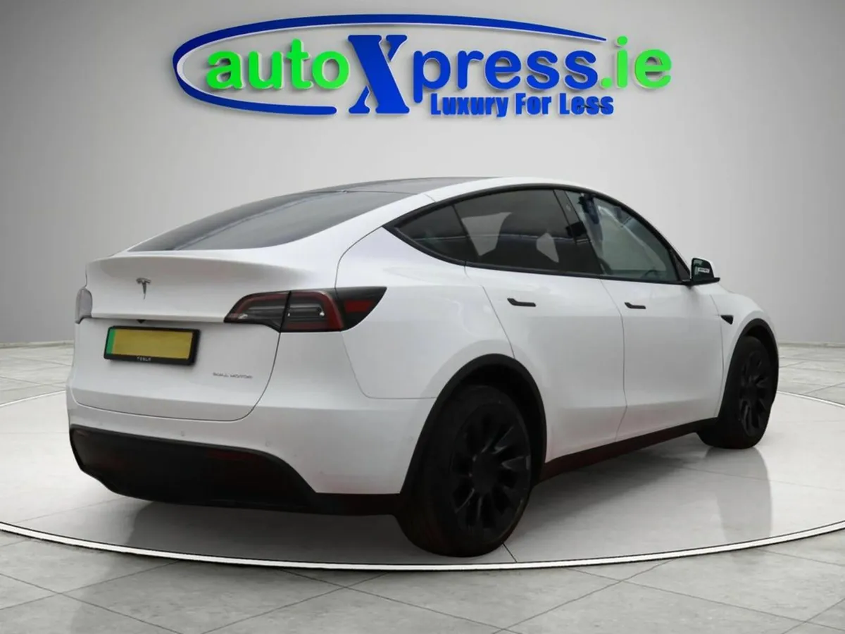 Tesla Model Y LONG RANGE Dual motor AWD, Reversing - Image 3