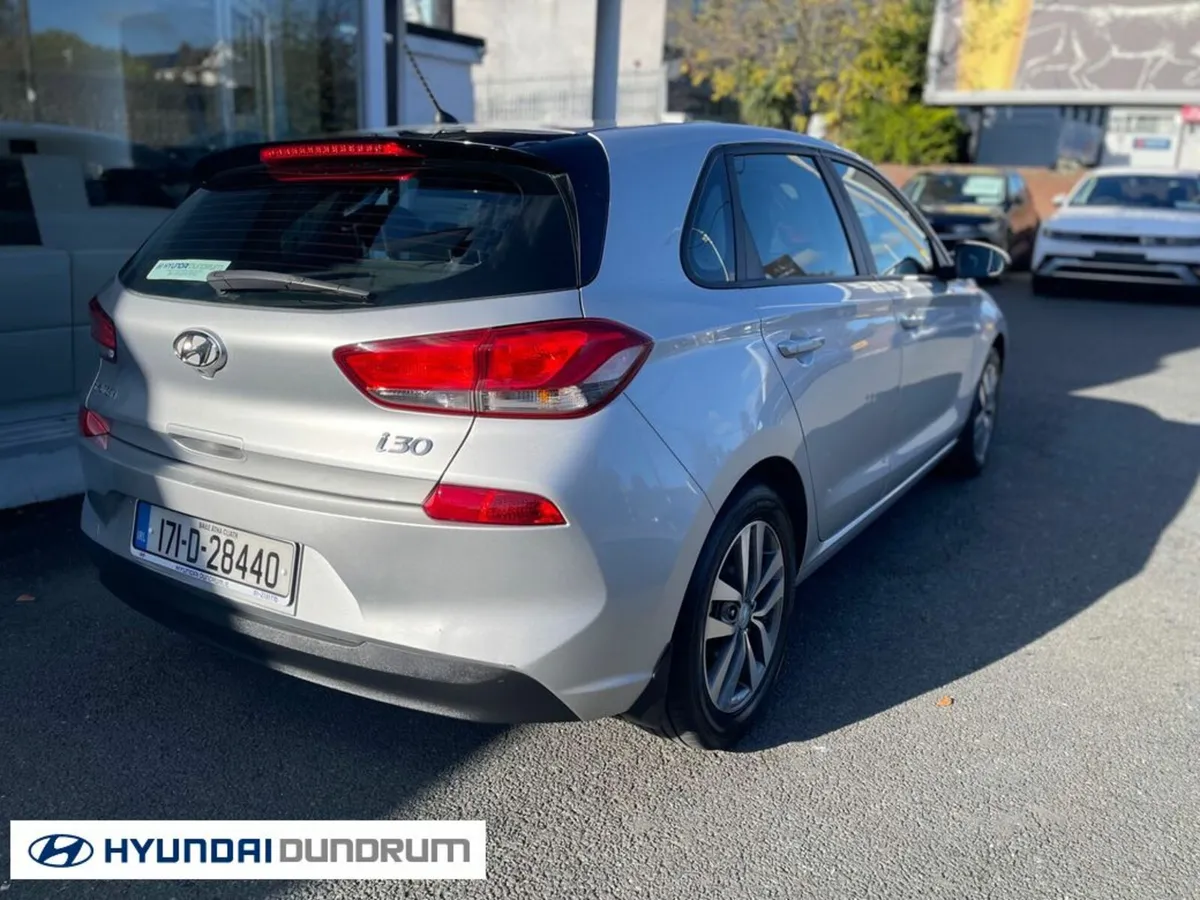 Hyundai i30 i 30 Deluxe 5DR - Image 4
