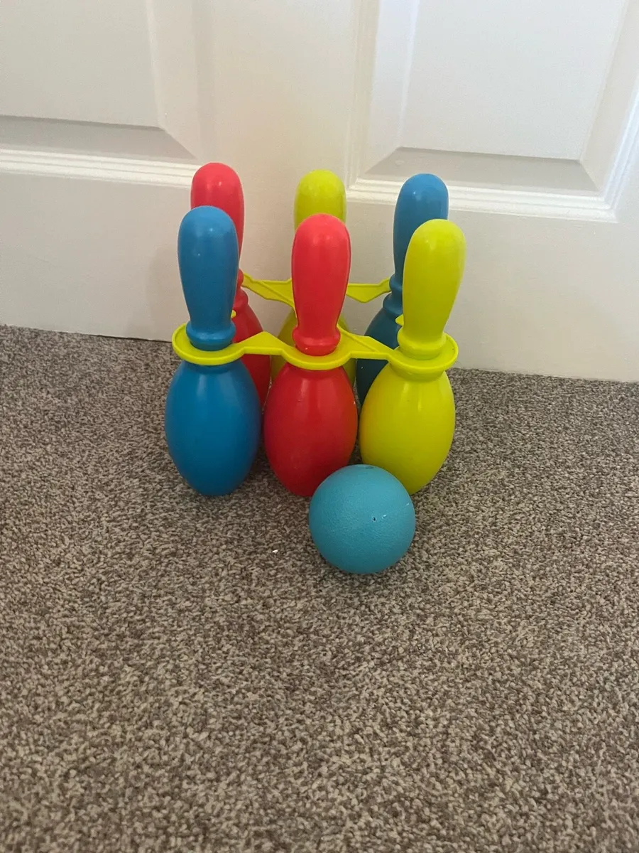 Plastic bowling set