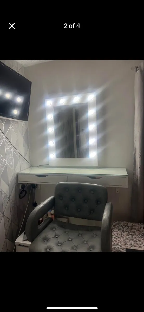 Mirror vanity desk and chair