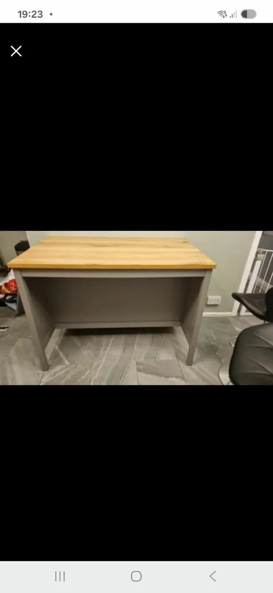 Kitchen island - Image 1