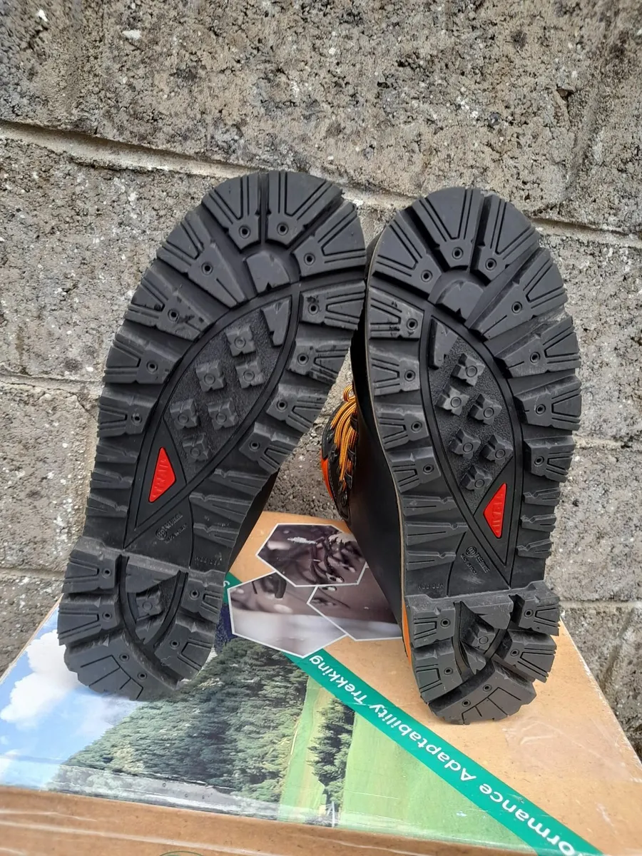 selling chainsaw boots - Image 3