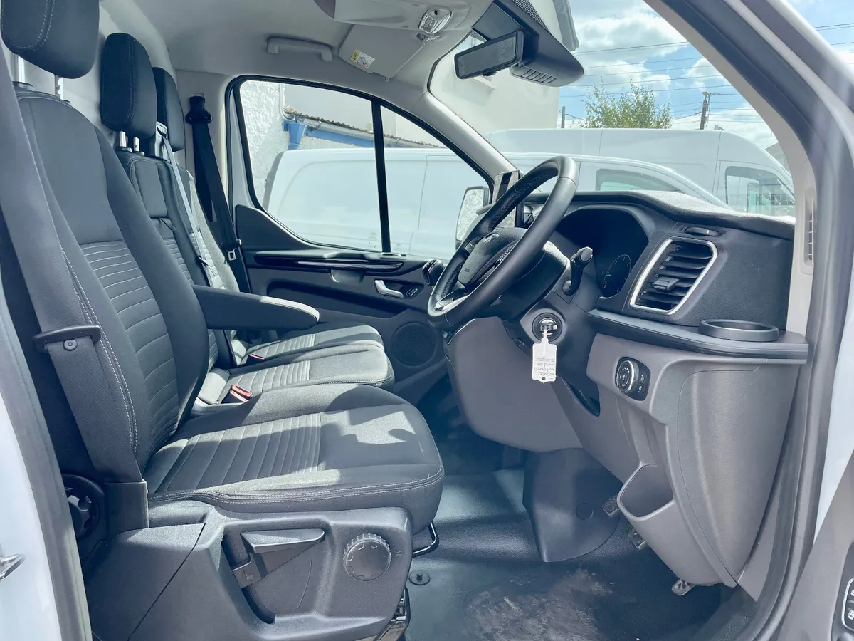 Ford Transit Custom LIMITED 2.0TDCI 130PS LWB,2023 - Image 4
