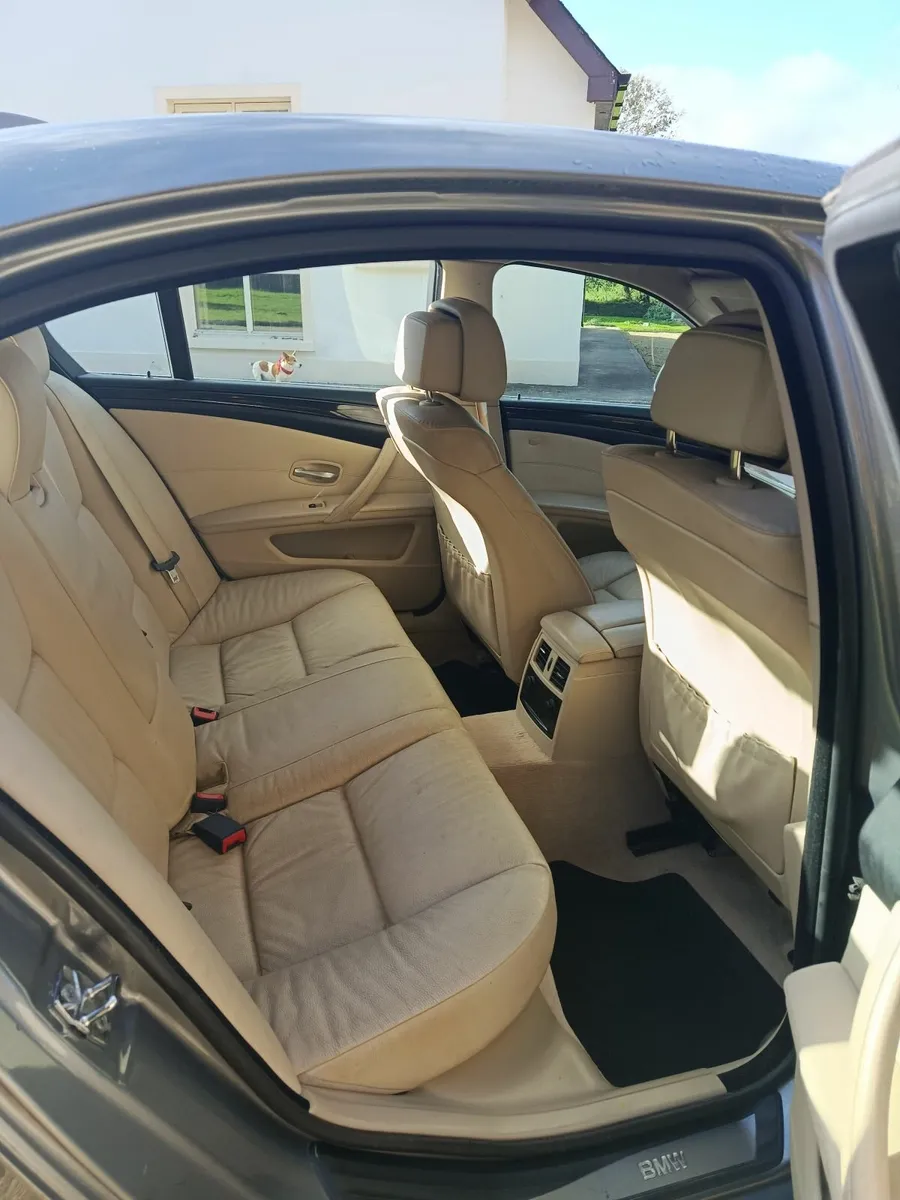 BMW 5-Series 2009 - Image 3