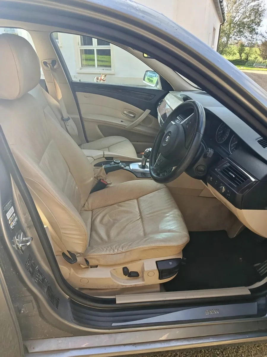 BMW 5-Series 2009 - Image 4