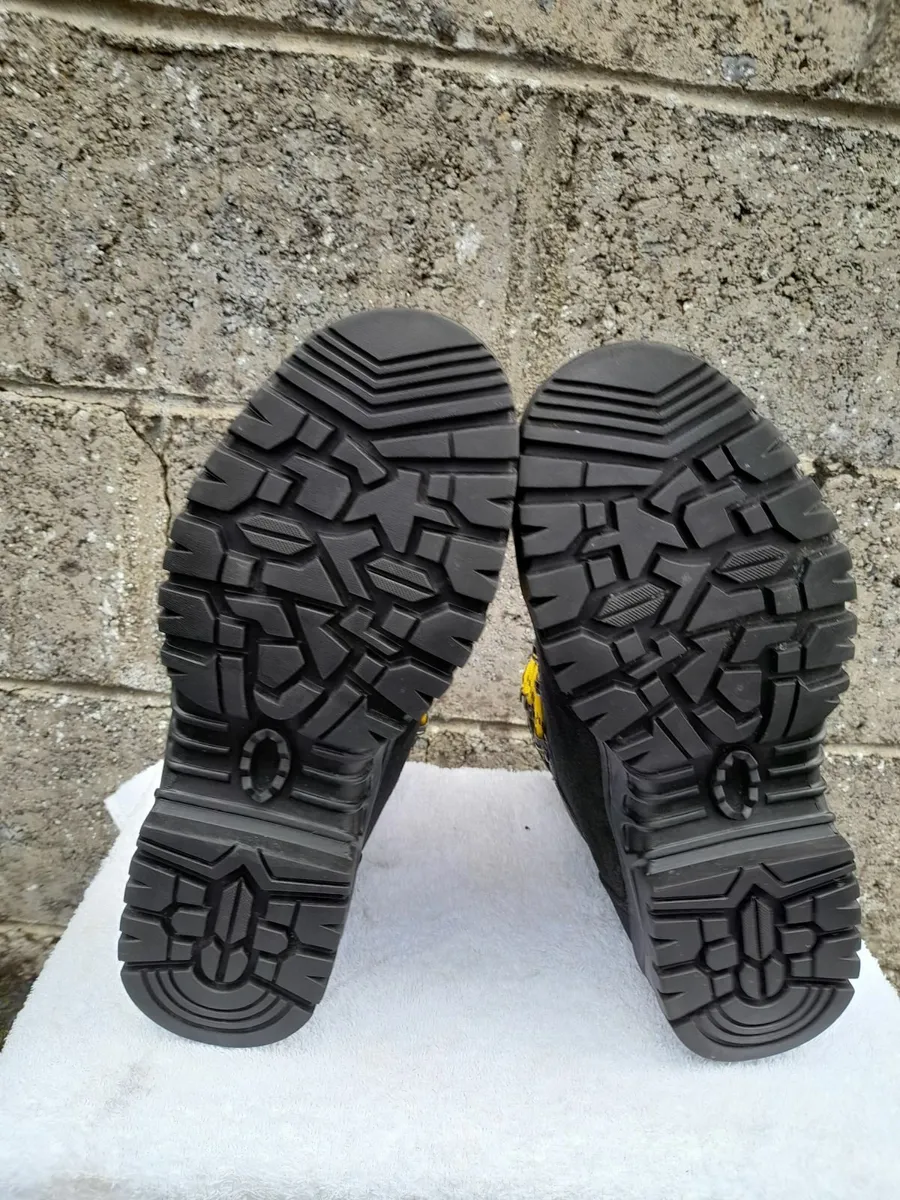 selling chainsaw boots - Image 2