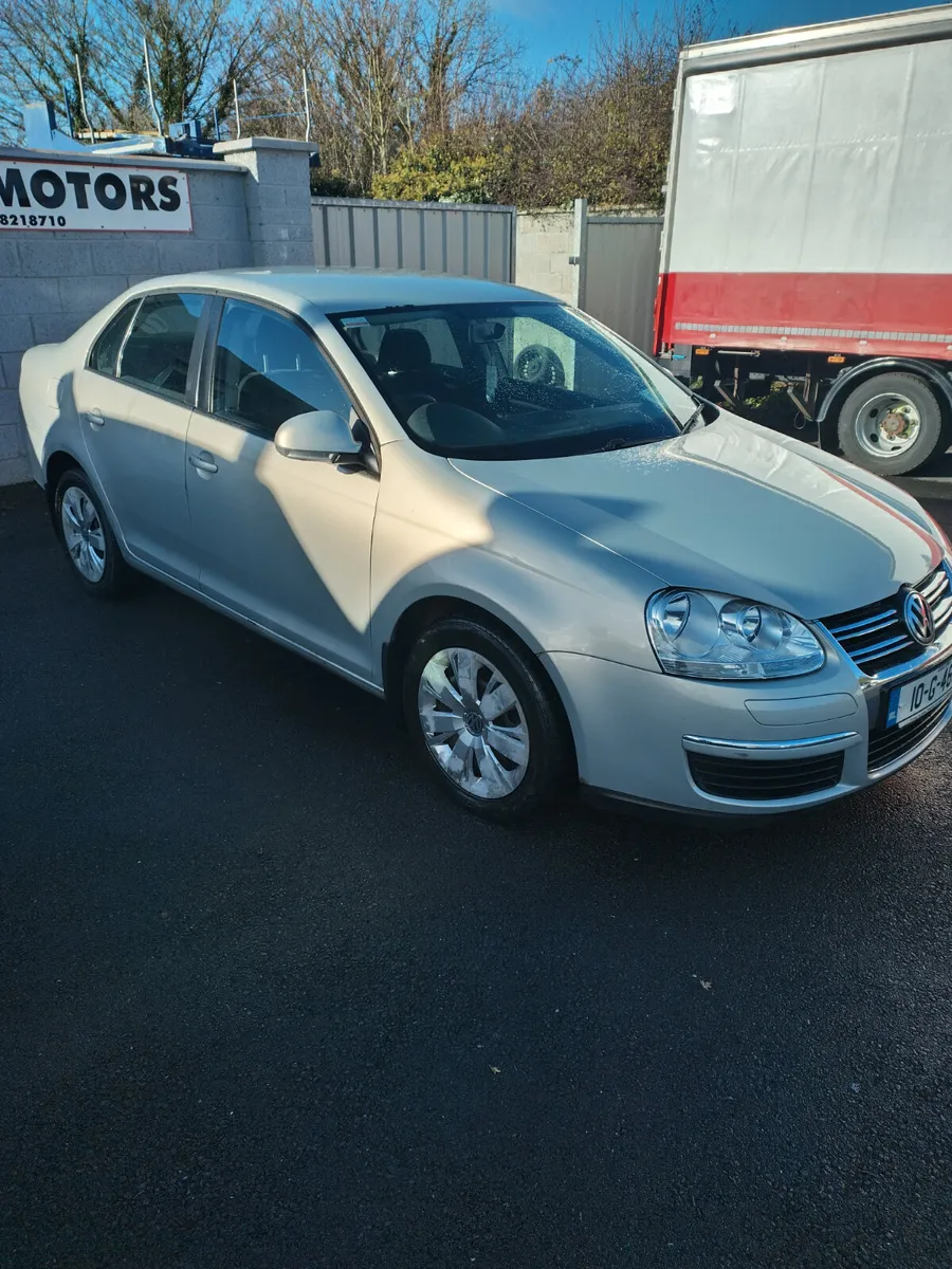 Volkswagen Jetta 2010 - Image 1