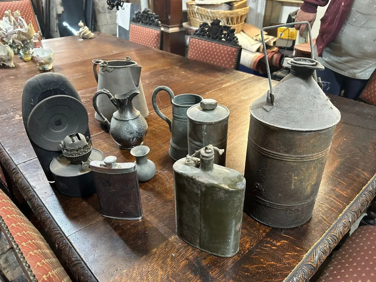 Collection of brass and copper utensils - Image 1
