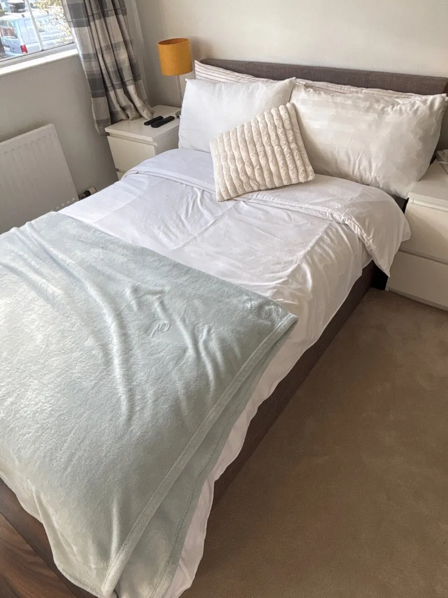 Mattress and Bed Base (4ft) - Image 1