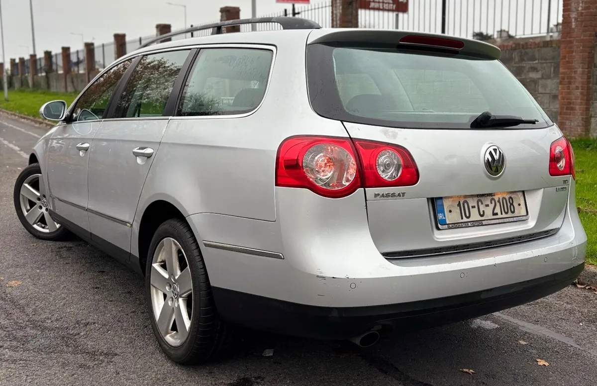 2010 Volkswagen Passat Estate - Low mileage - Image 2