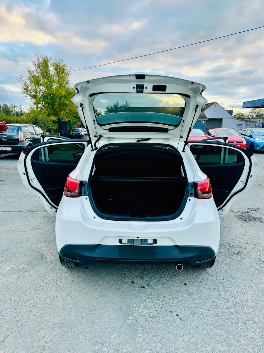 MAZDA DEMIO (2016) 1.5L DIESEL AUTOMATIC - Image 4