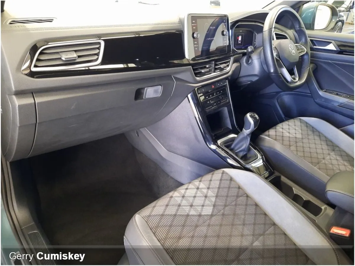 Volkswagen T-Roc R-line 1.0 TSI 110HP - Image 2