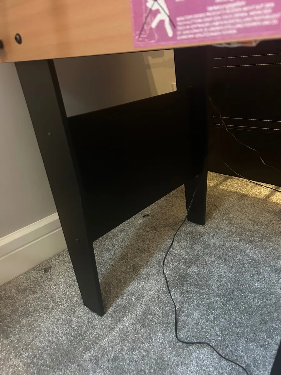Games Table - Image 2