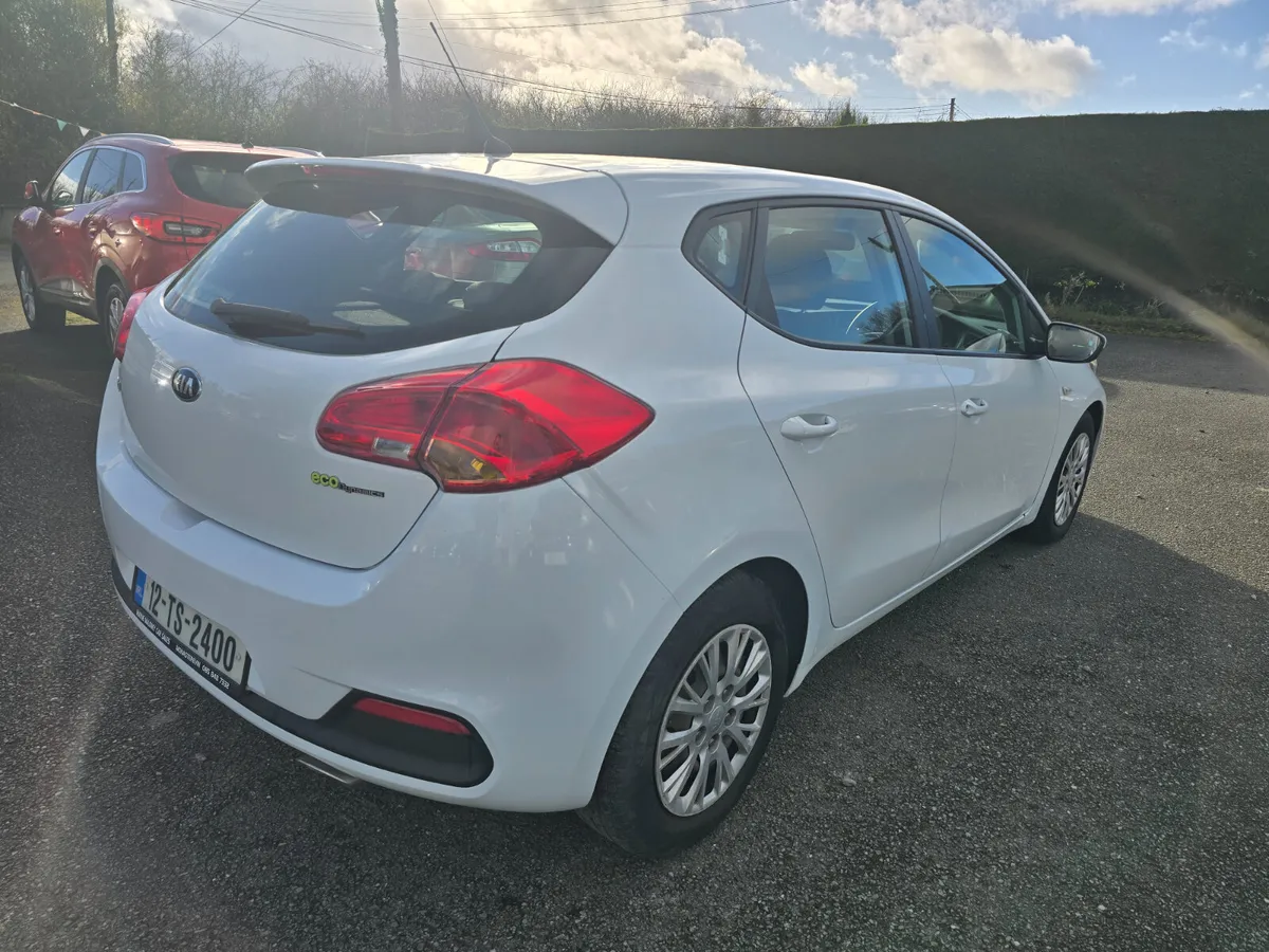 12 Kia Ceed 1.6 Crdi Hatchback New Shape - Image 4