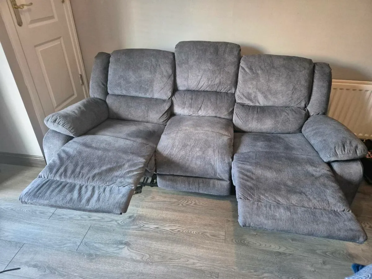 3 Seater Recliner Sofa - Image 2