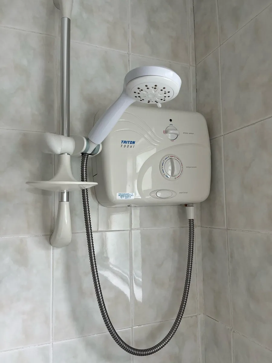 Triton i90 shower - Image 2
