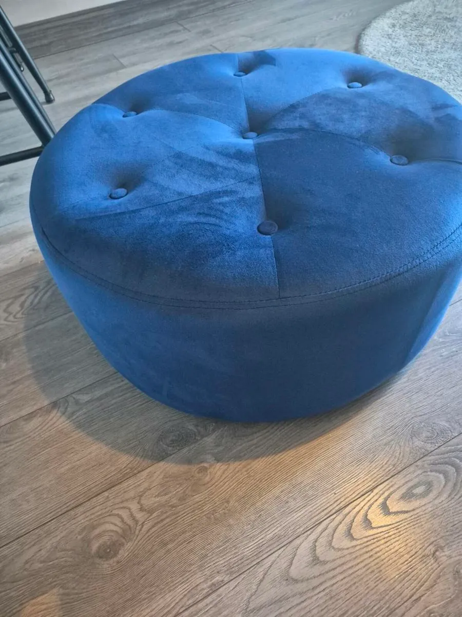 Pouffe - Image 1