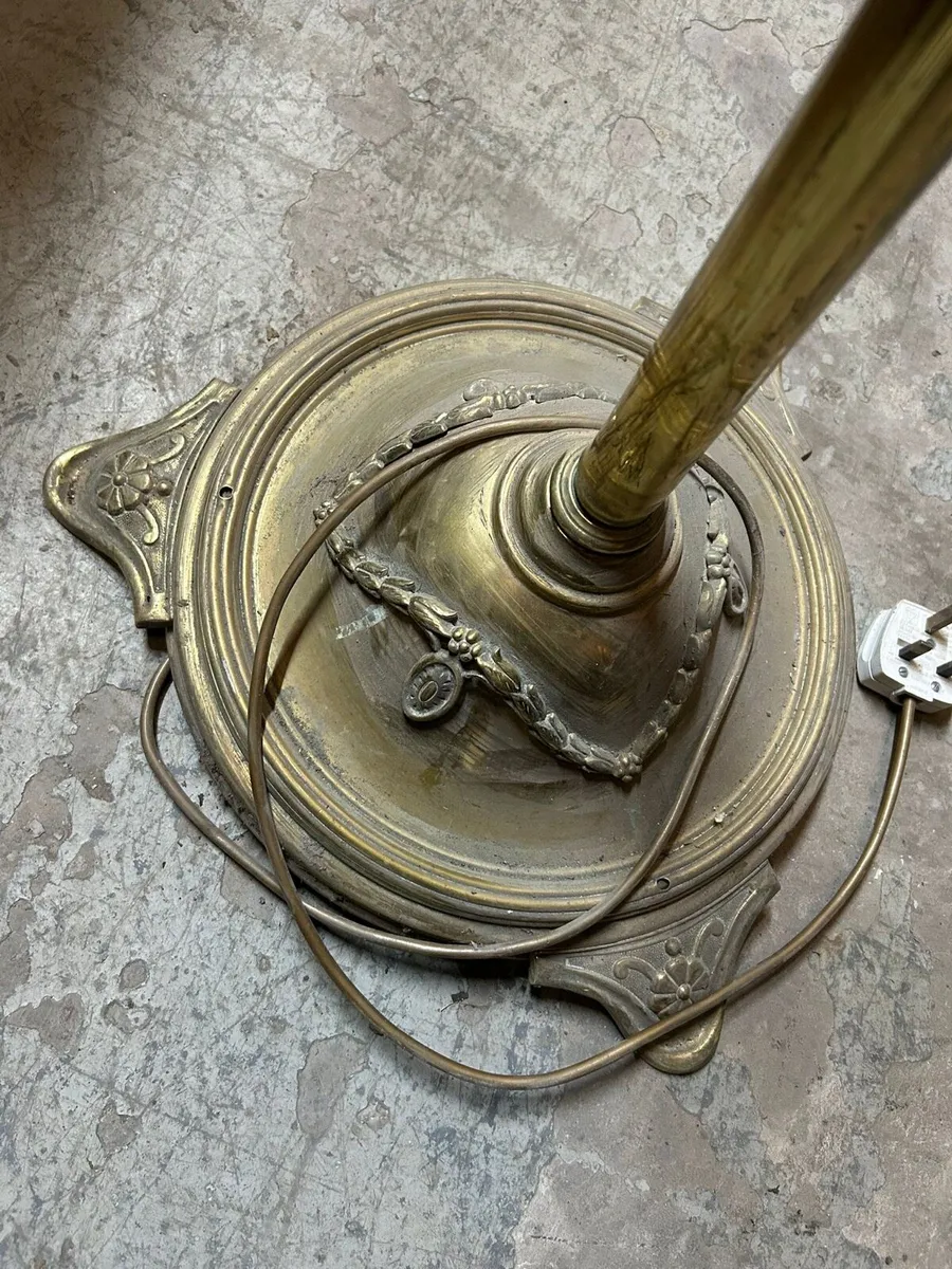 Victorian Brass Lamp - Image 3