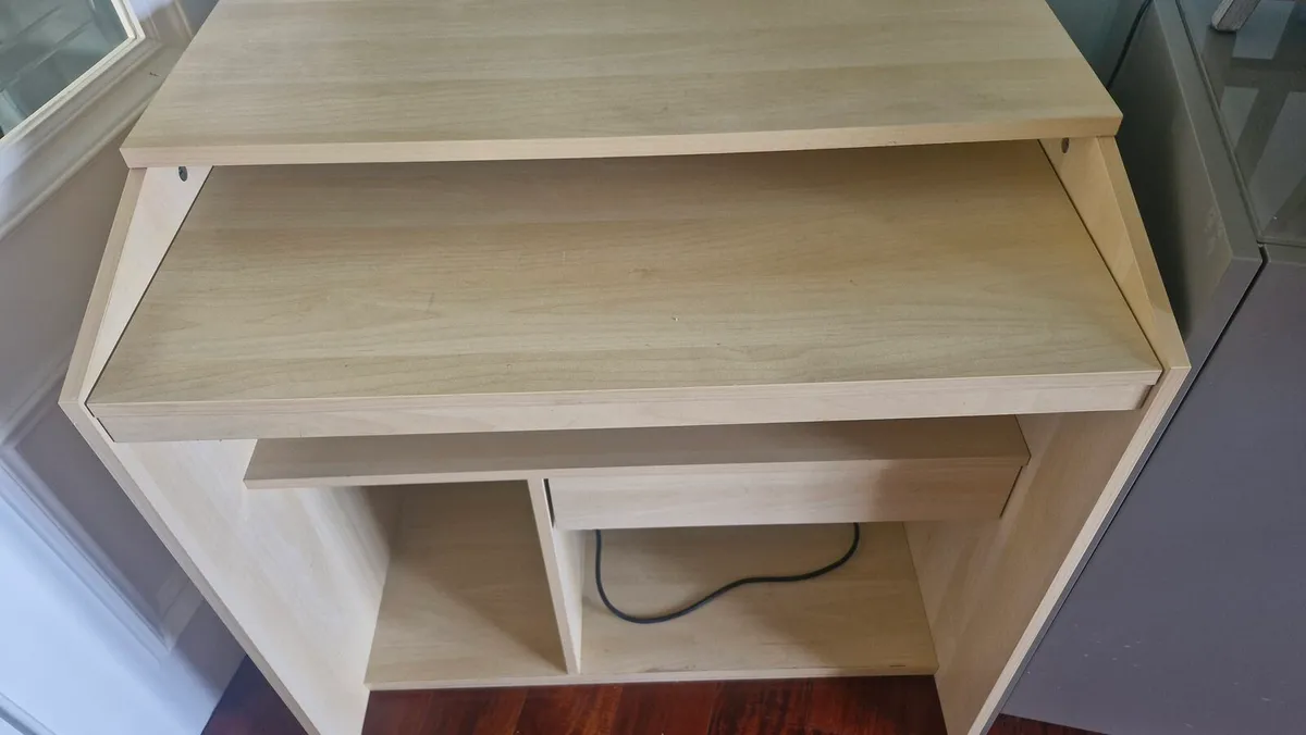 Office desk - Image 2