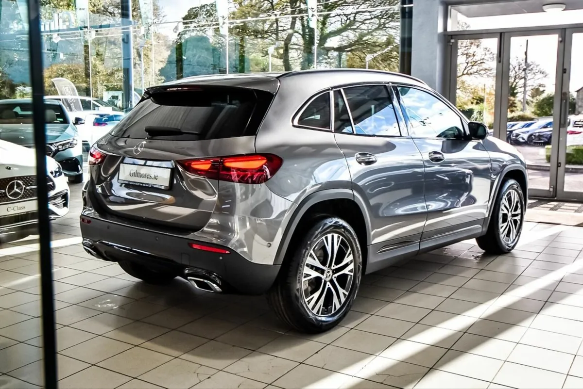 Mercedes-Benz GLA 180d Progressive Night Pack Auto - Image 3