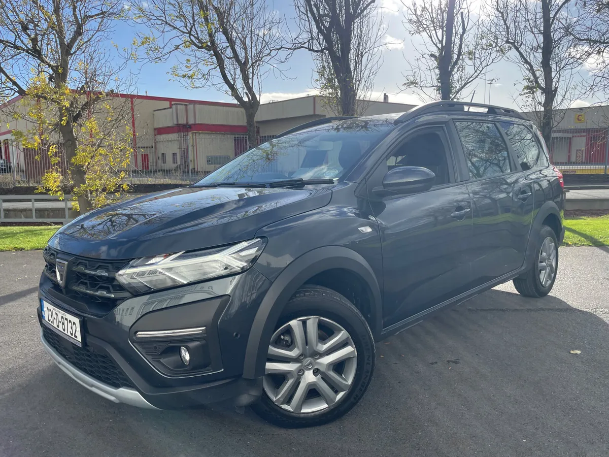 COMFORT TCE - 7 SEATER - APPLE PLAY - 200TAX - - Image 4