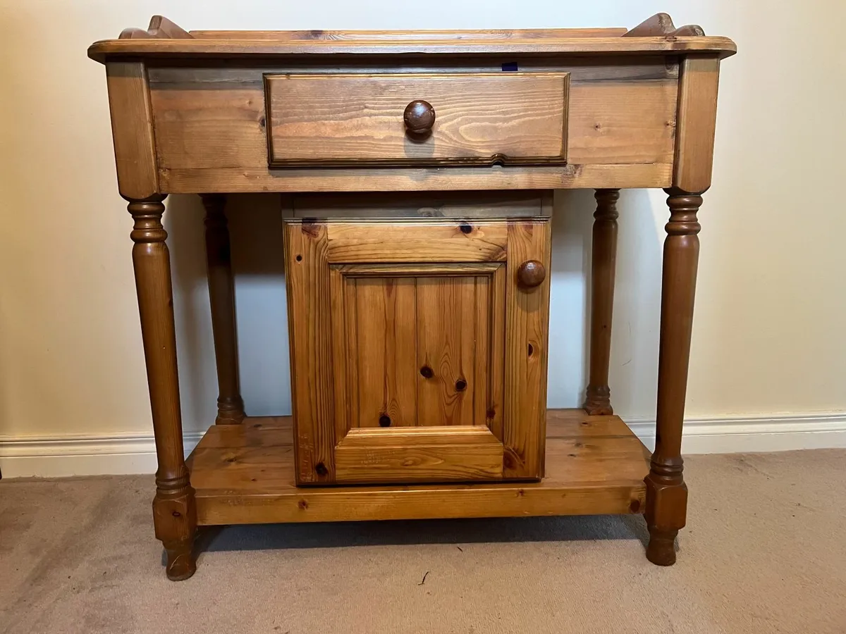 Table - Wash Table - Image 1