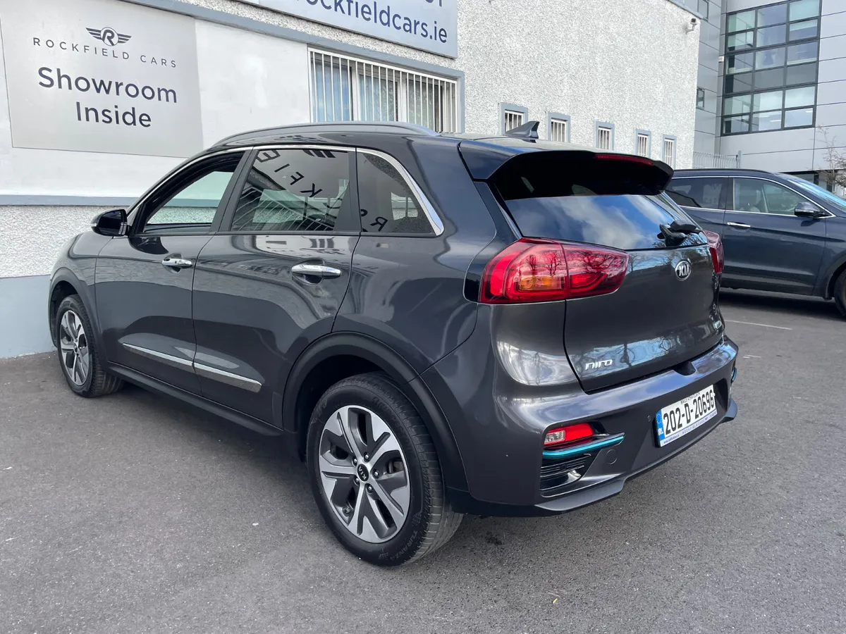 E-NIRO - 64KW - APPLE PLAY - HEATED LEATHER-120TAX - Image 4