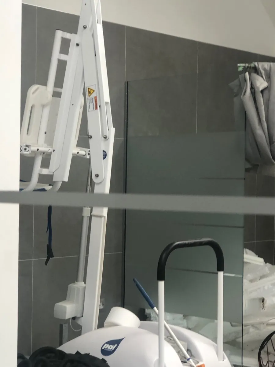 Portable Hoist for swimming pool - Image 4