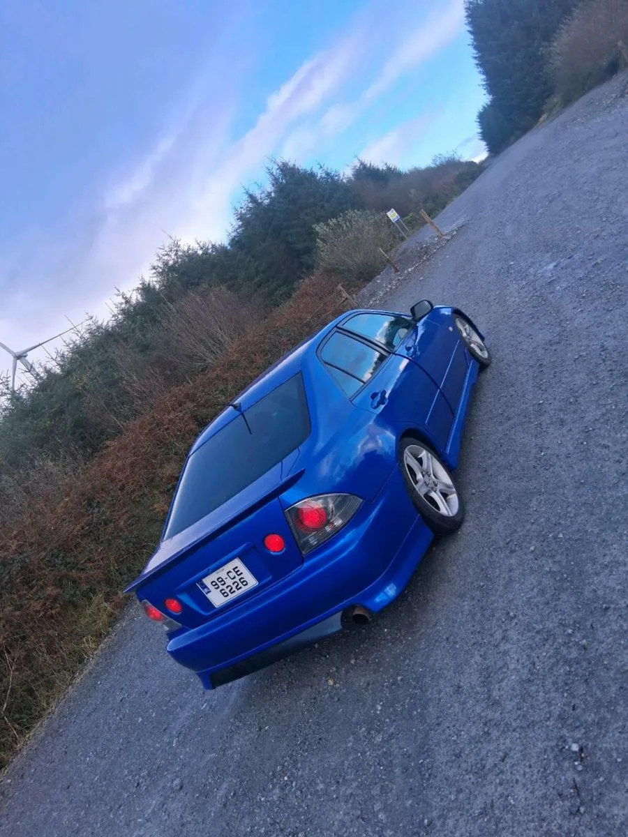 Toyota altezza for sale - Image 2