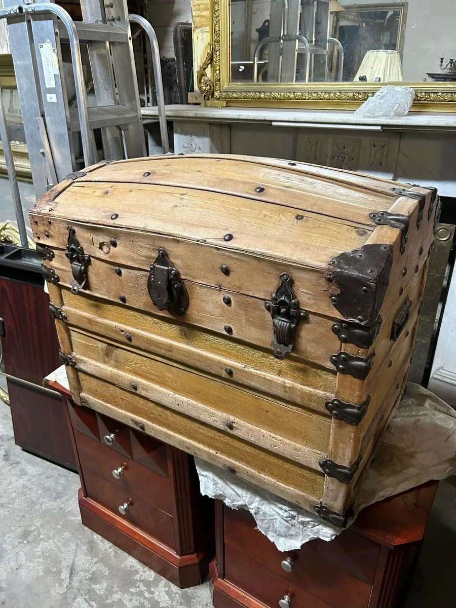 Antique Victorian travelling chest - Image 3