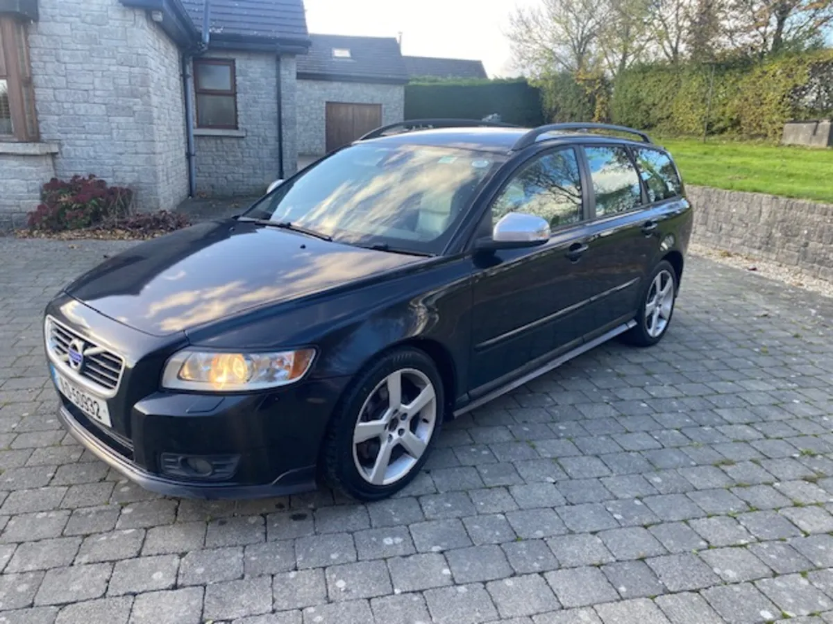 11 Volvo V50 2.0 D R Design NCT07/26 - Image 2