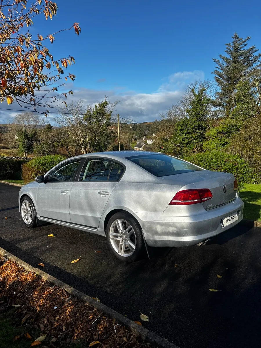 VW Passat 1.6 Blue motion - Image 1