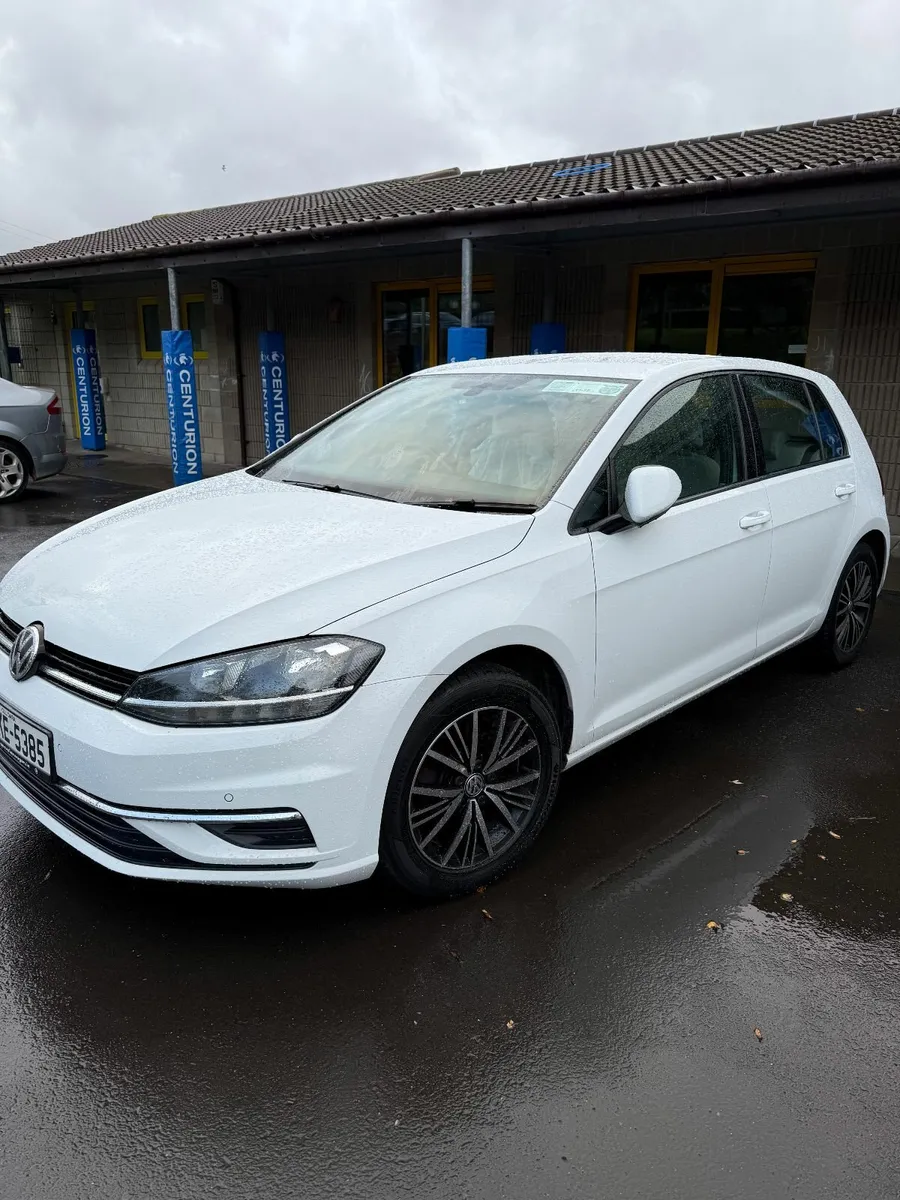White Volkswagen Golf 2018 - Image 1