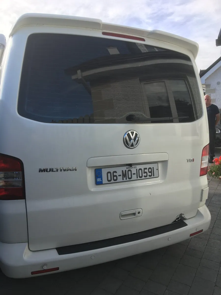 Superb VWT5 Campervan - Image 3