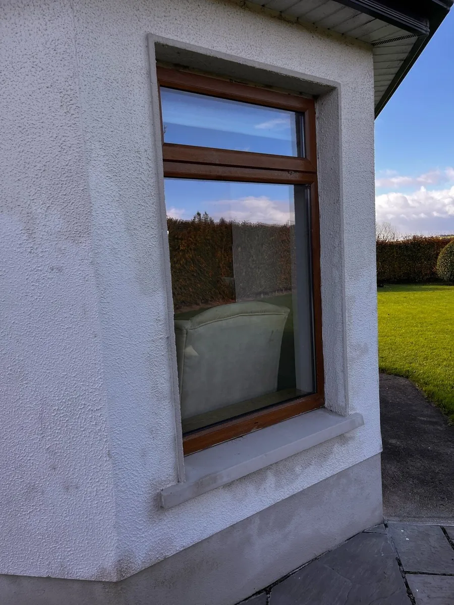 Windows (from bungalow) - Image 4