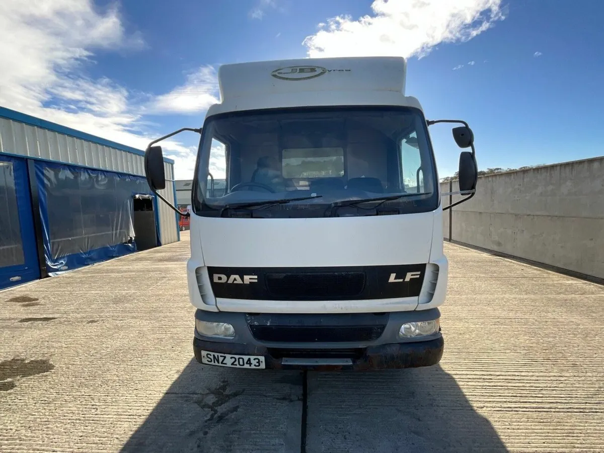 DAF 45.150 7.5 TON CURTAINSIDER LORRY - Image 3