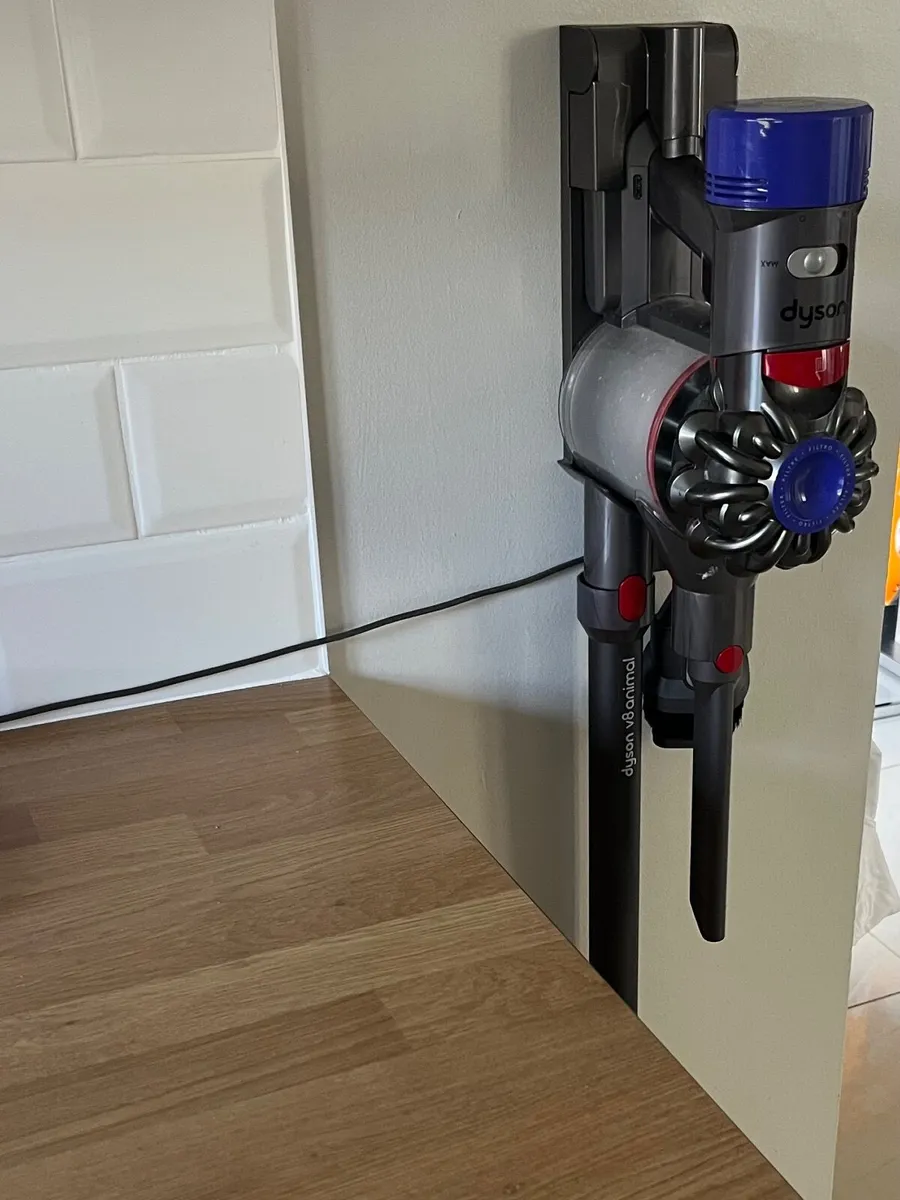 Dyson v8 animal - Image 1