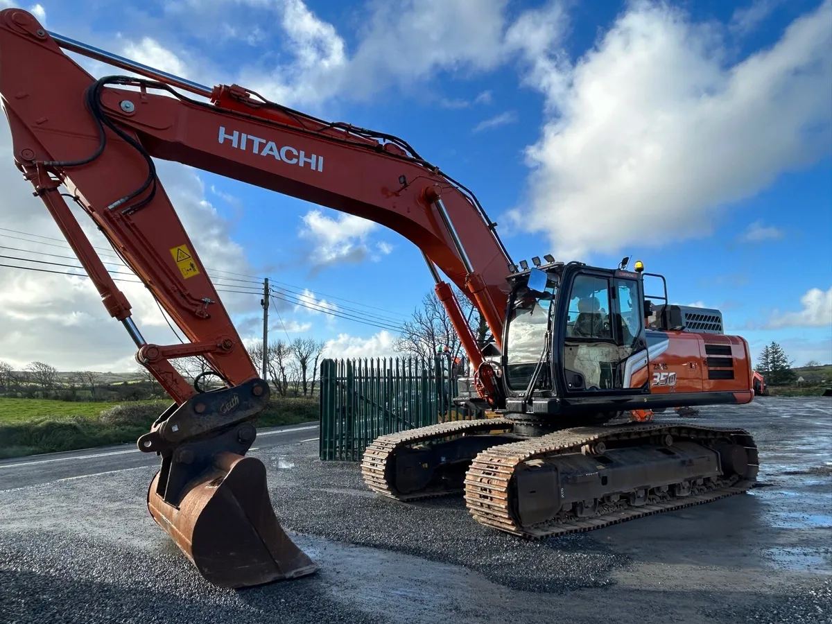 ✅ 2022 Hitachi ZX350LC-7 - Image 4