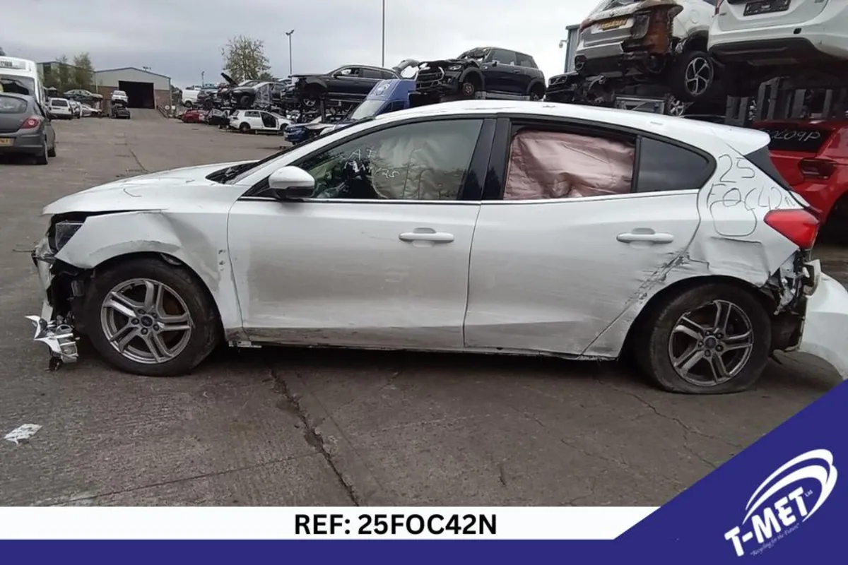 2021 FORD FOCUS BREAKING FOR PARTS - Image 4