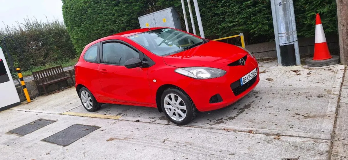 Mazda 2 2009 - Image 1