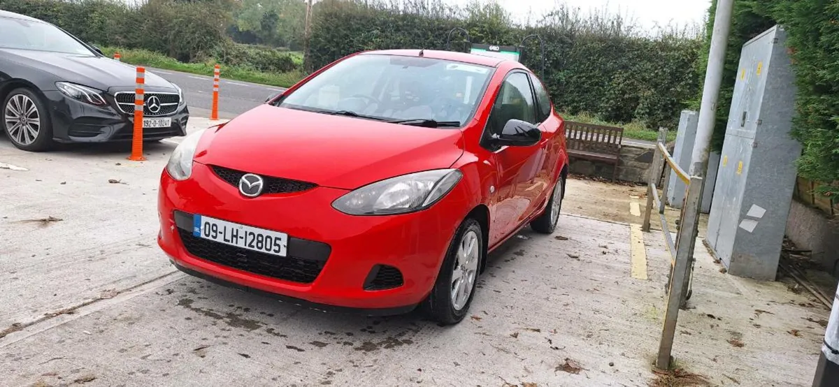 Mazda 2 2009 - Image 2