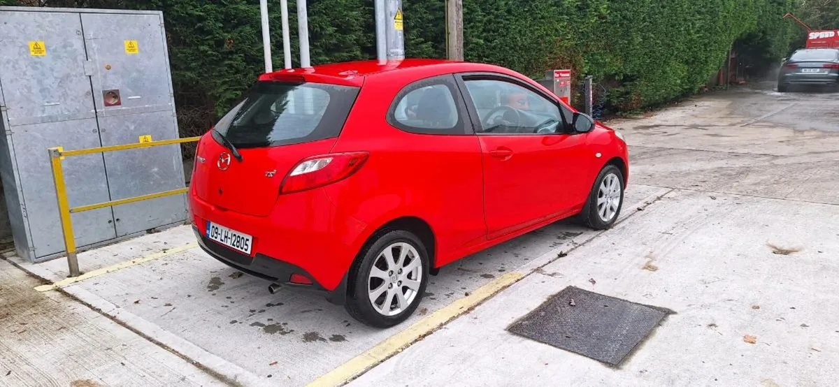 Mazda 2 2009 - Image 4