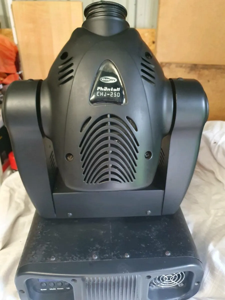 Moving head lights - Image 1