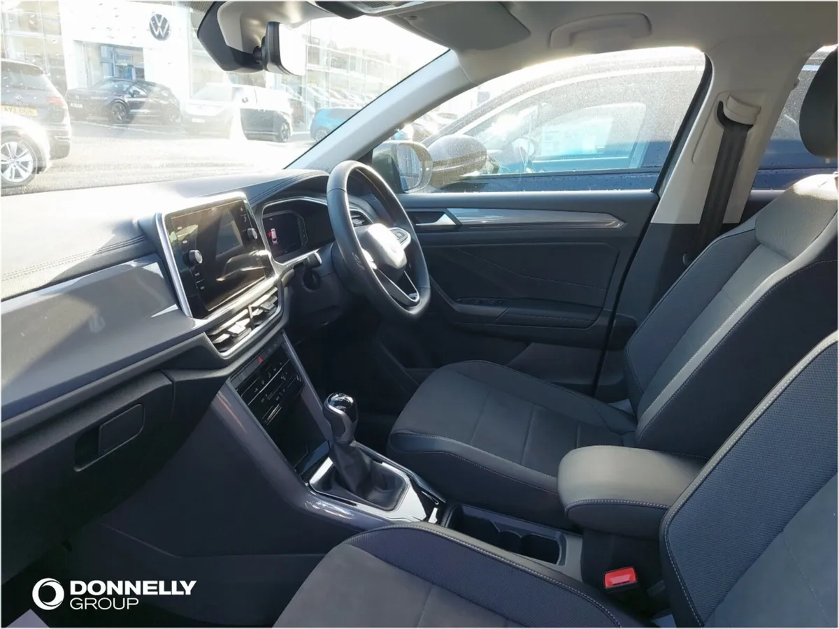 Volkswagen T-roc Hatchback Style - Image 2