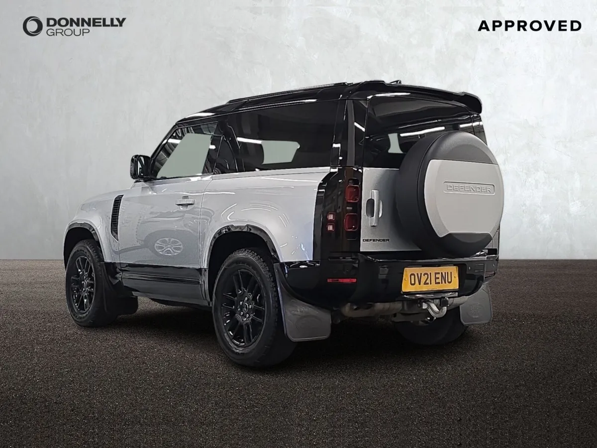 Land Rover Defender Diesel Estate SE - Image 2